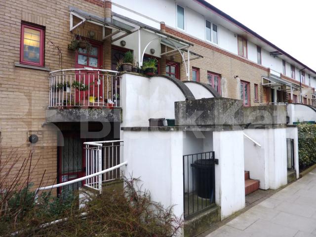 			NEW INSTRUCTION!, 1 Bedroom, 1 bath, 1 reception Flat			 Barker Drive, CAMDEN